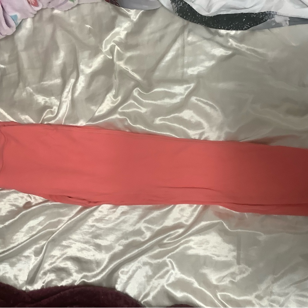 lululemon athletica leggings - raspberry cream size 6 28’